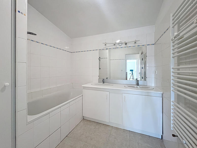 Appartement - 94 m² - 4 pièces