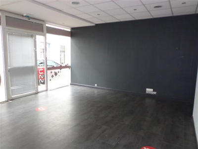 Local commercial - 73 m² - 4 pièces