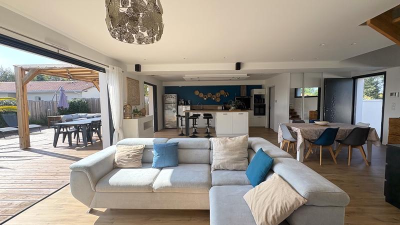 Maison - 189 m² - 6 pièces