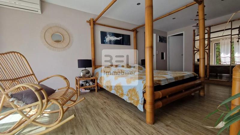 Villa - 255 m² - 8 pièces