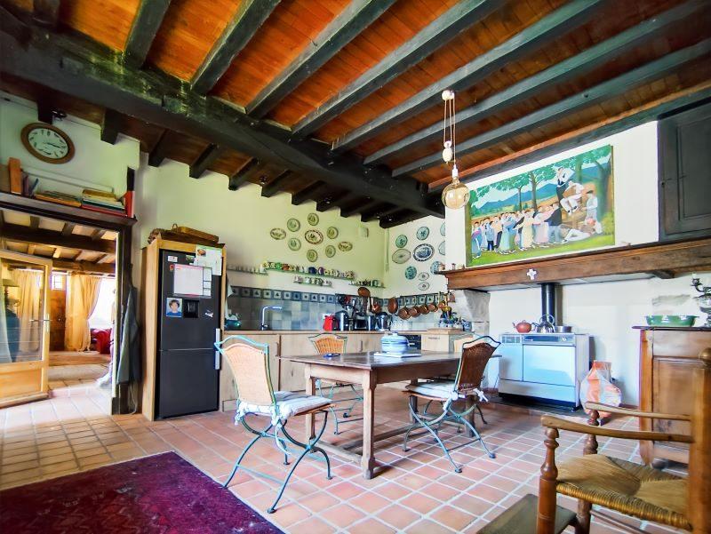 Maison traditionnelle - 231 m² - 8 pièces