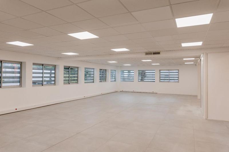 Bureau - 1 106 m² - 7 pièces