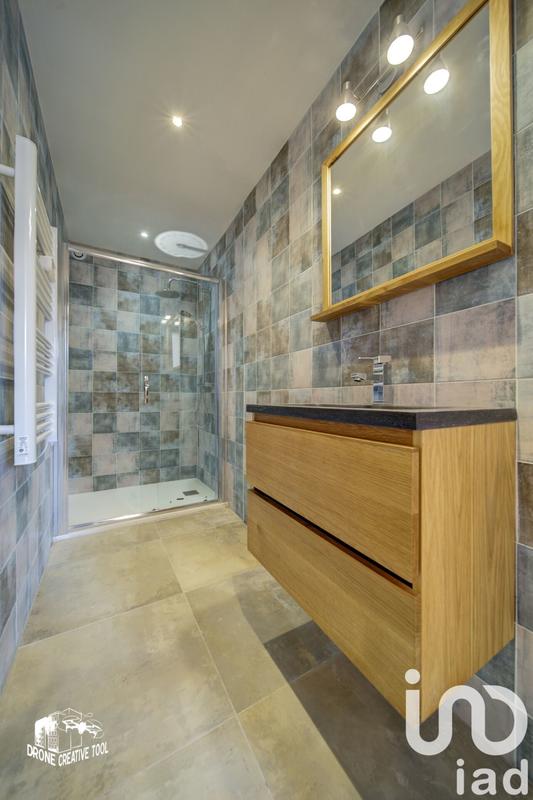 Maison - 306 m² - 13 pièces