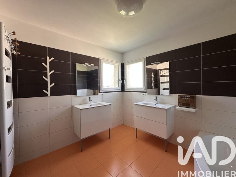 Maison - 226 m² - 7 pièces