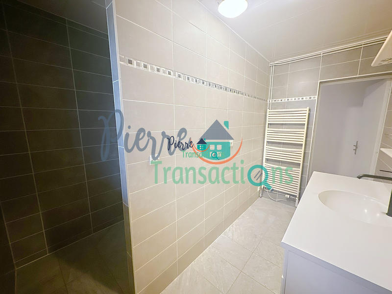 Maison - 235 m² - 7 pièces