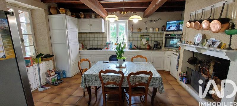 Maison - 300 m² - 15 pièces