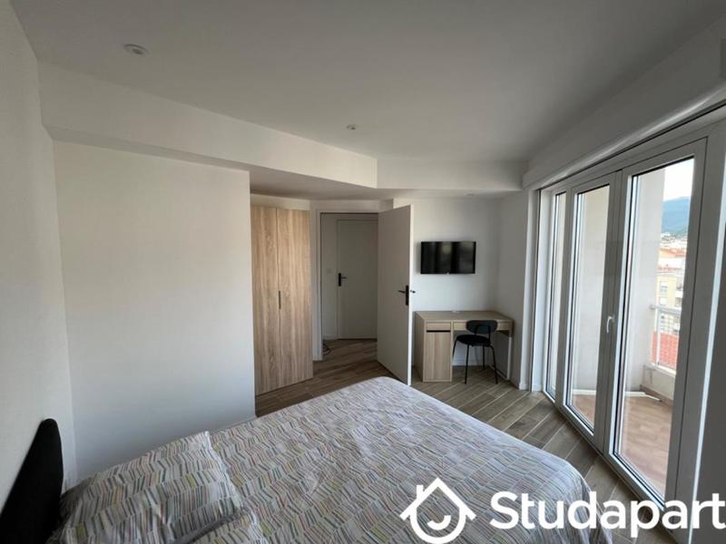 Chambre - 12 m² - 1 pièce