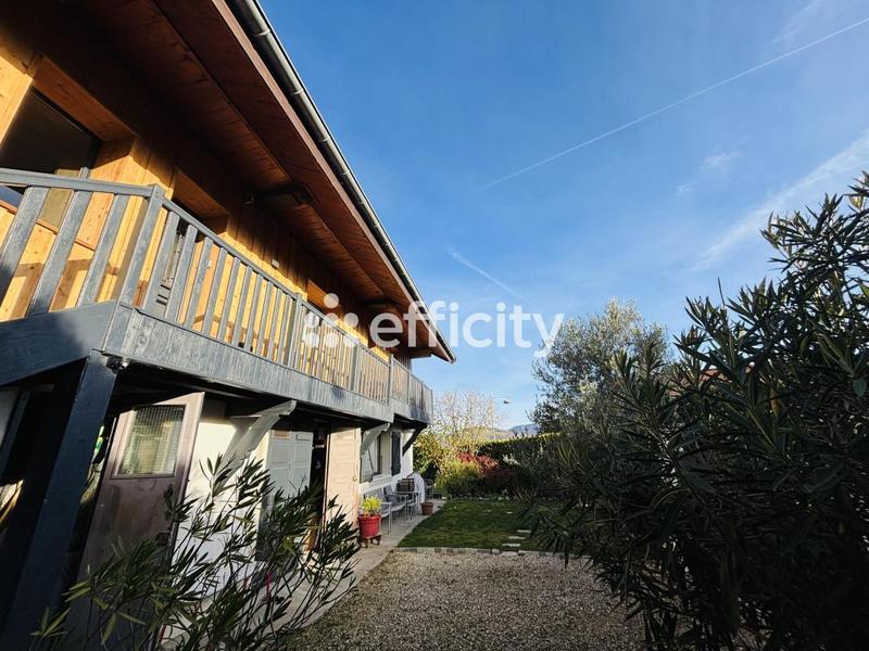 Maison - 228 m² - 9 pièces