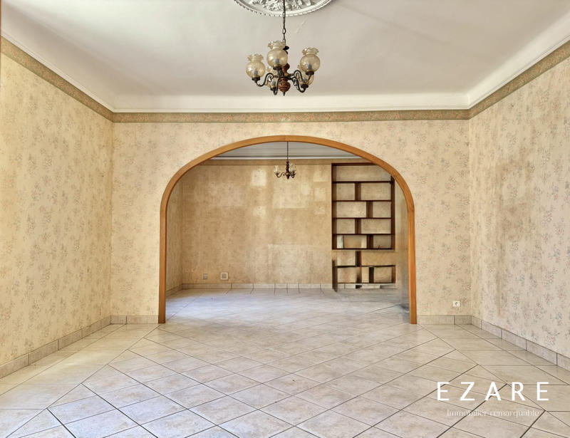 Maison - 225 m² - 6 pièces