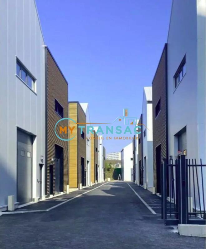 Local d'activité / Entrepôt - 132 m²