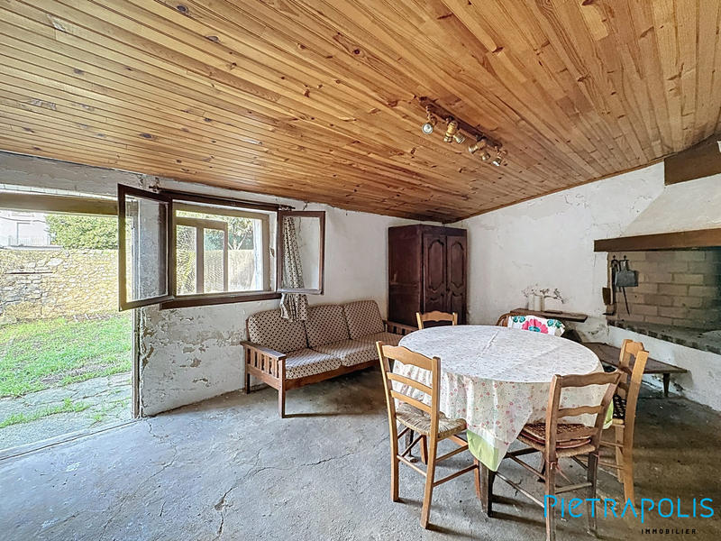 Maison - 312 m² - 11 pièces