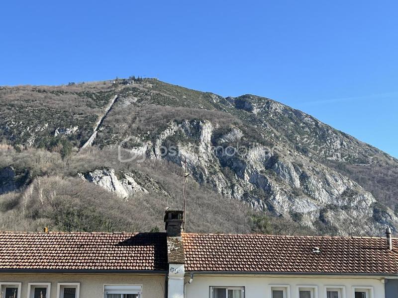 Maison - 80 m² - 5 pièces