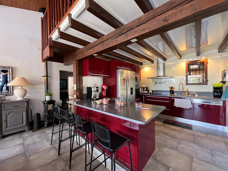 Maison - 208 m² - 7 pièces