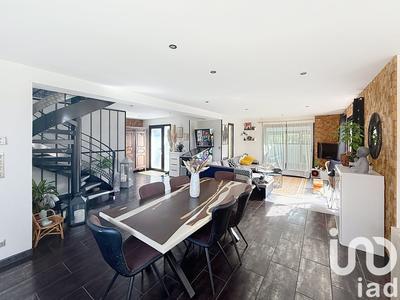 Maison - 225 m² - 8 pièces