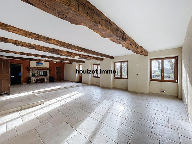 Maison - 233 m² - 6 pièces