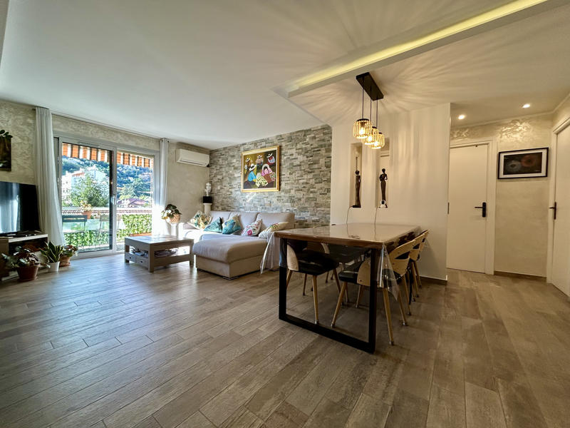 Appartement - 94 m² - 4 pièces