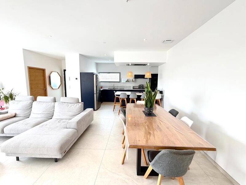 Maison - 169 m² - 5 pièces