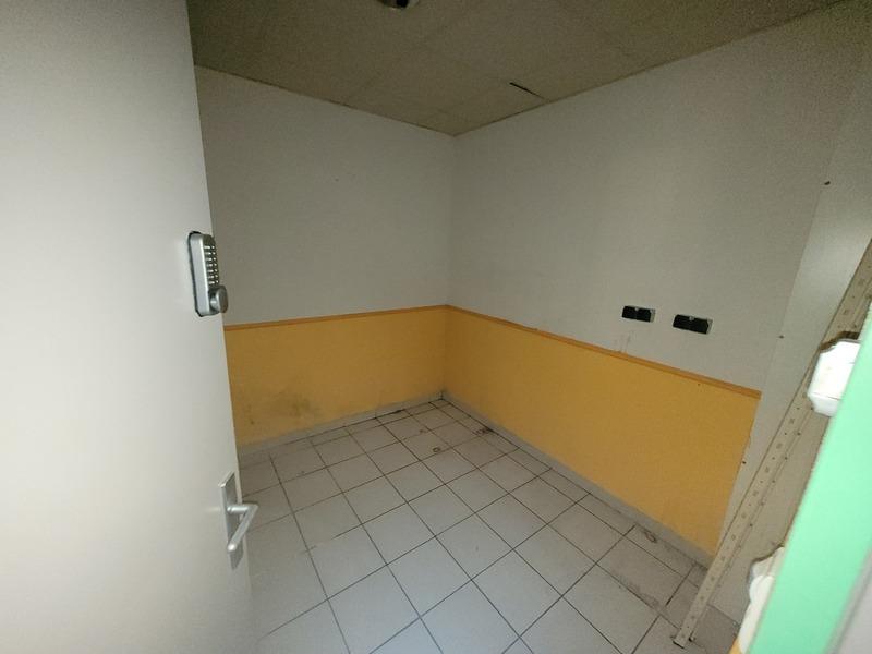 Local d'activité / Entrepôt - 434 m² - 10 pièces