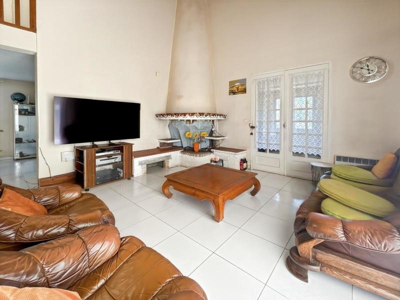 Maison - 200 m² - 7 pièces