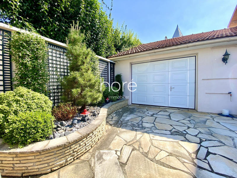 Maison traditionnelle - 179 m² - 6 pièces