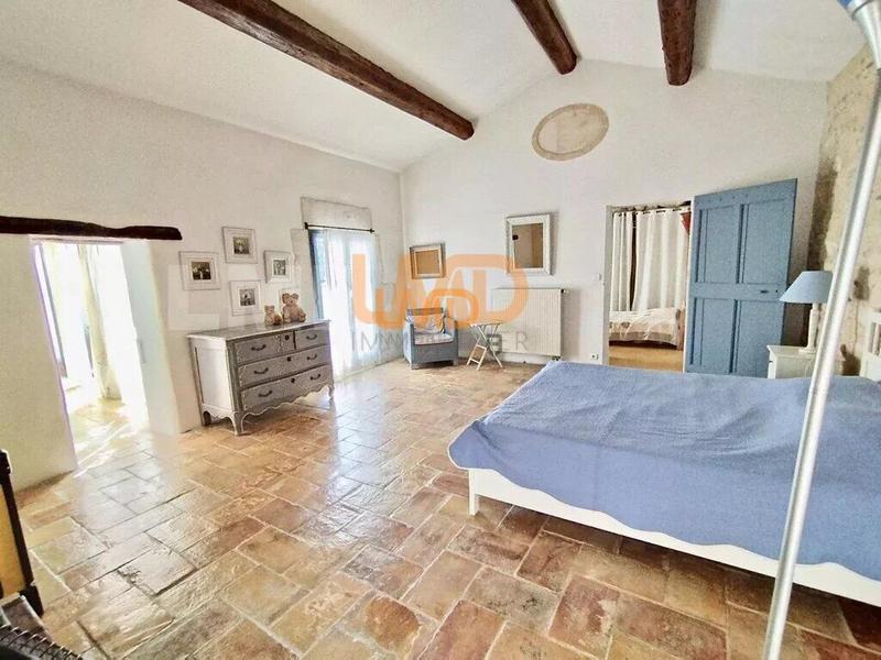 Maison - 300 m² - 11 pièces