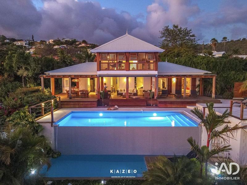 Maison - 200 m² - 7 pièces