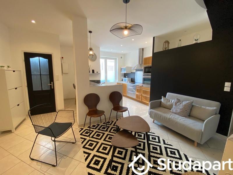 Chambre - 10 m² - 1 pièce