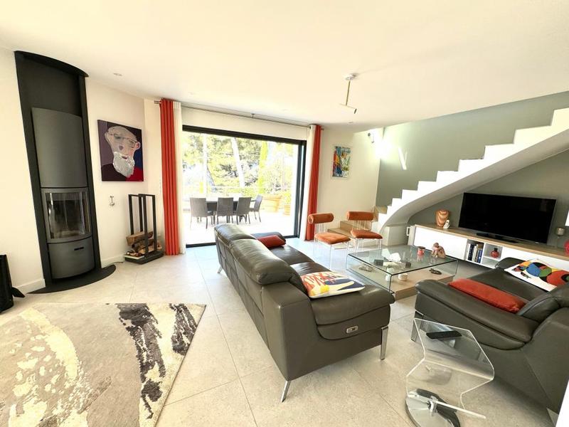 Villa - 358 m² - 10 pièces