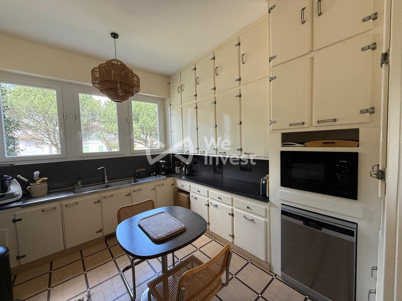 Maison - 260 m² - 8 pièces