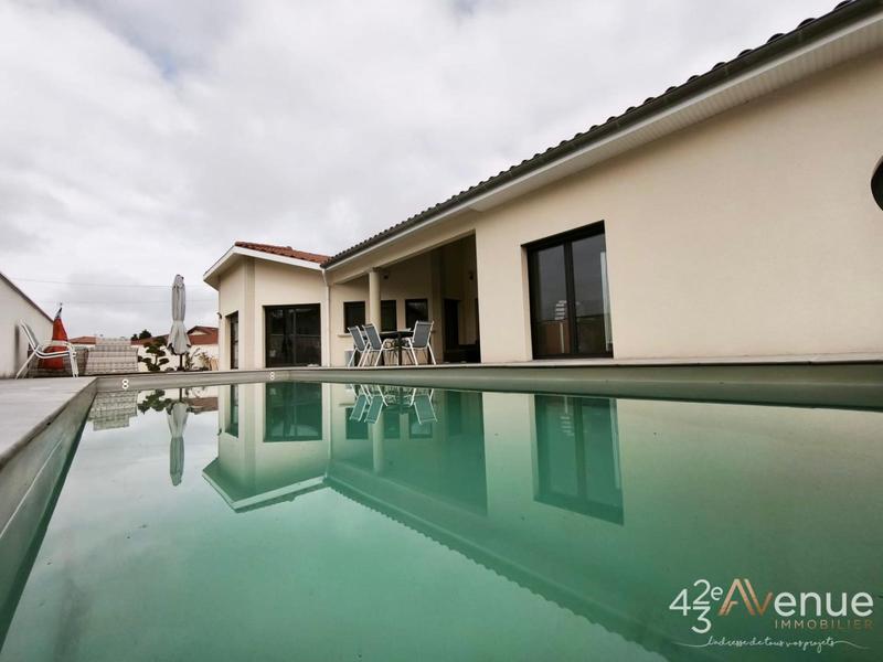 Maison - 208 m² - 7 pièces