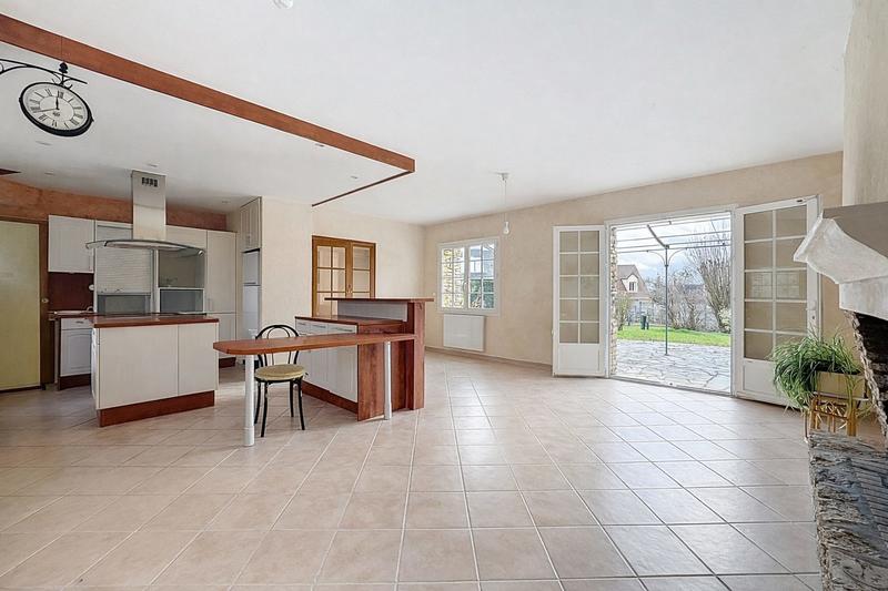 Maison - 202 m² - 8 pièces