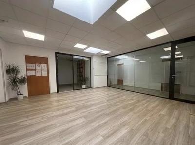 Bureau - 212 m² - 9 pièces