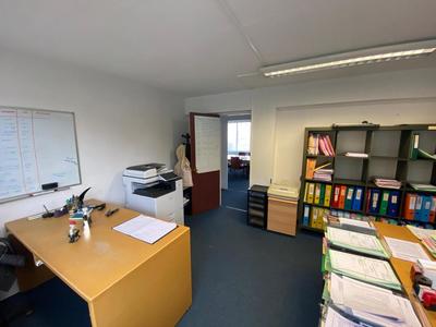 Bureau - 99 m² - 5 pièces