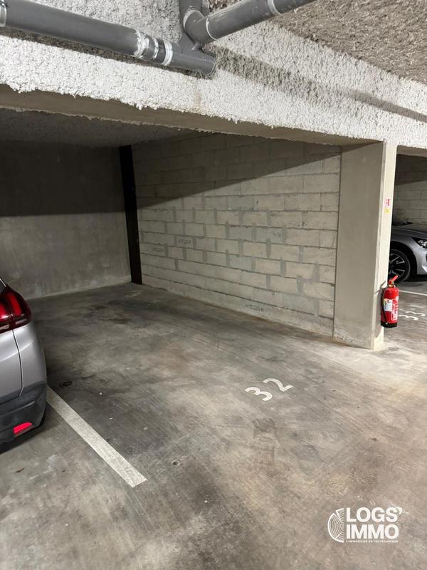 Parking / Garage - 14 m²