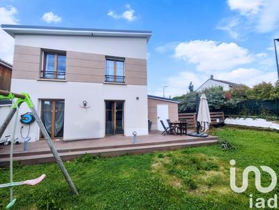 Maison - 95 m² - 6 pièces