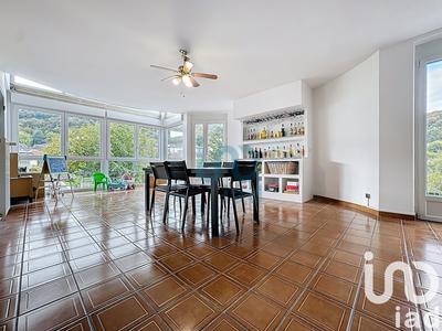 Maison - 168 m² - 7 pièces