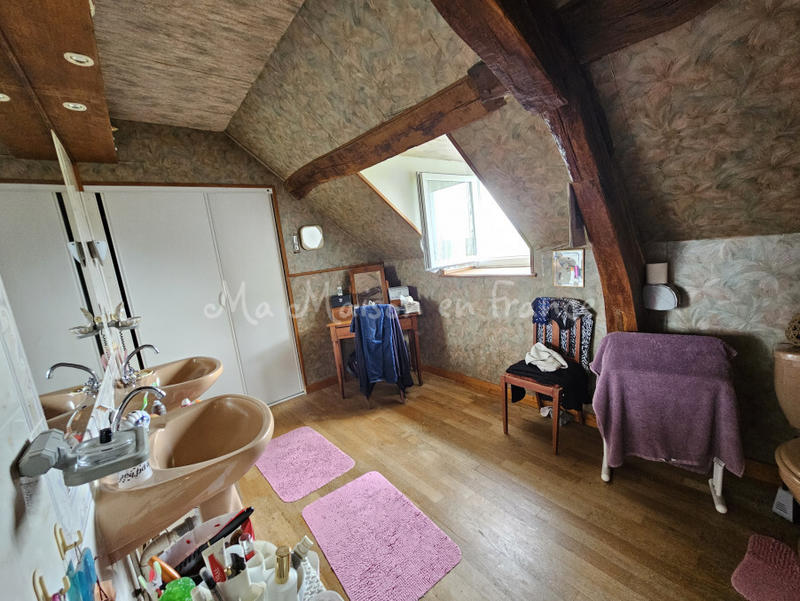 Maison - 170 m² - 9 pièces