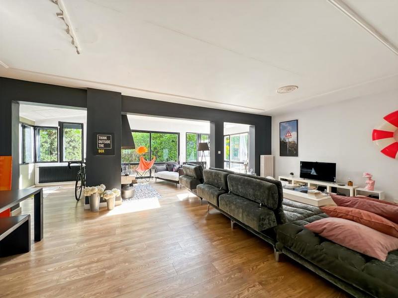 Maison - 205 m² - 7 pièces