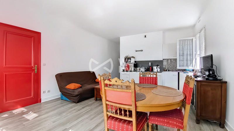 Maison - 295 m² - 10 pièces