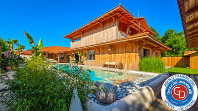 Maison - 250 m² - 6 pièces