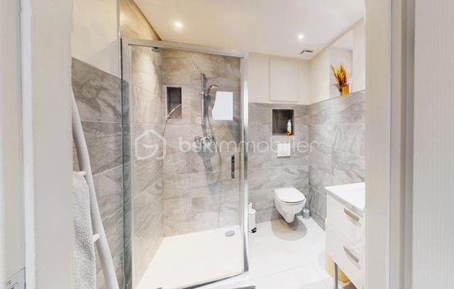 Immeuble - 116 m² - 6 pièces