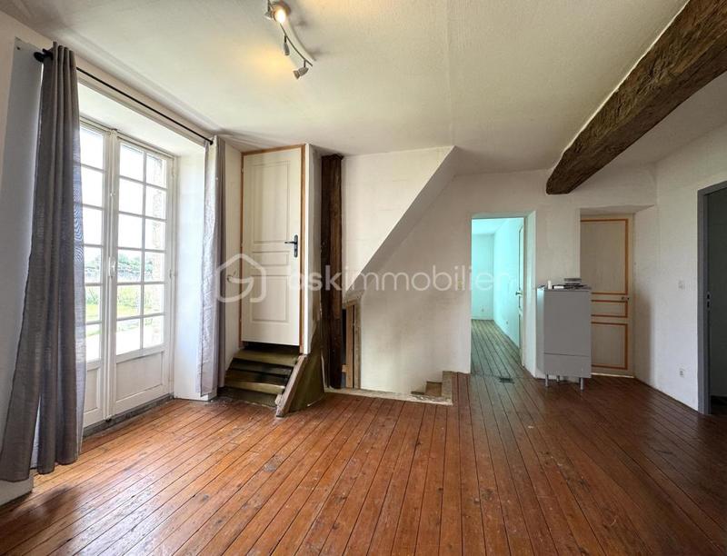 Corps de ferme - 200 m² - 8 pièces