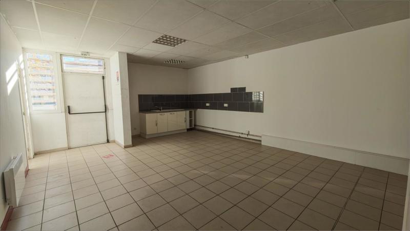 Bureau - 216 m² - 7 pièces