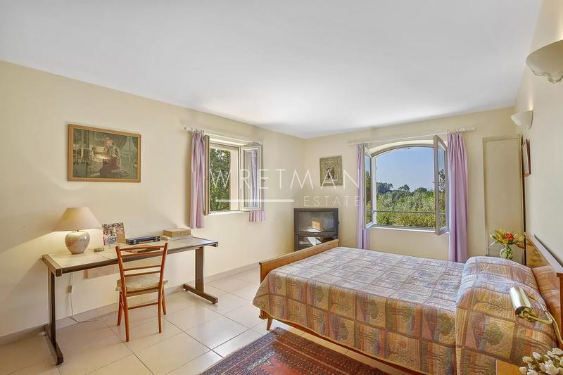 Villa - 436 m² - 5 pièces