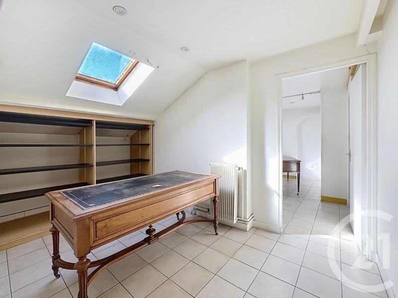 Maison de ville - 194 m² - 11 pièces