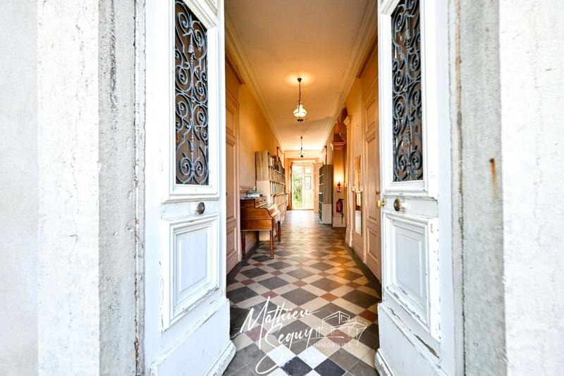 Propriété - 498 m² - 18 pièces