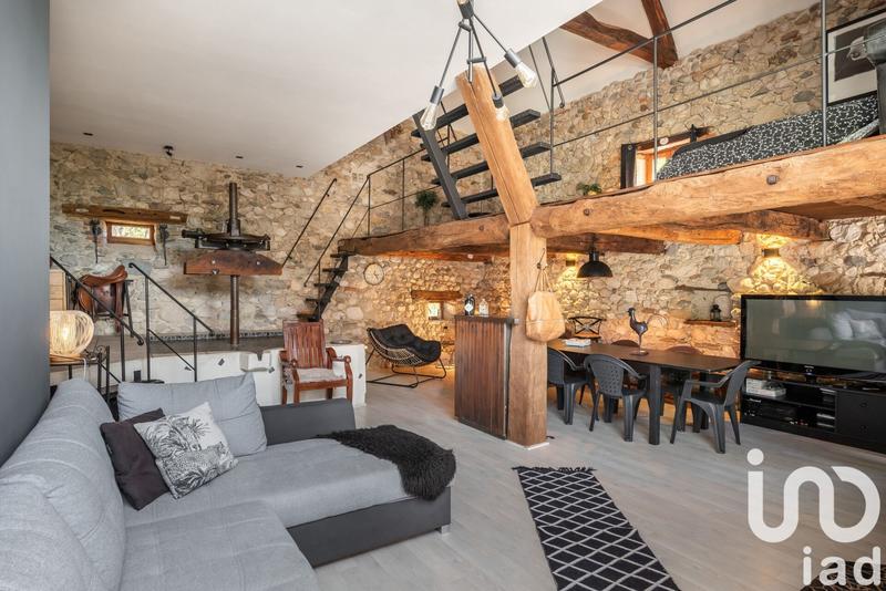 Maison - 230 m² - 10 pièces