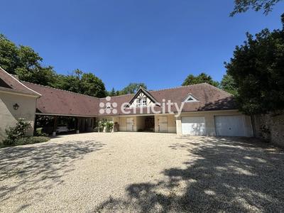 Maison - 240 m² - 9 pièces