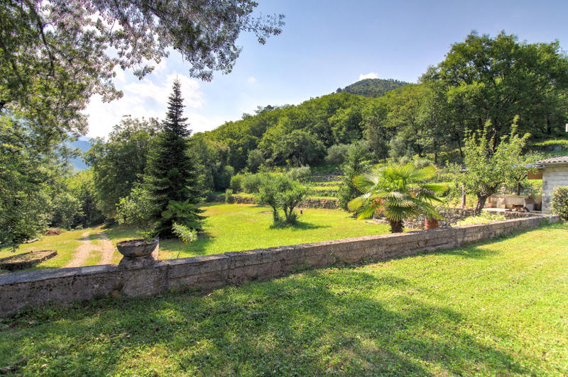 Maison - 270 m² - 8 pièces