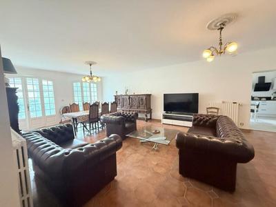 Maison - 206 m² - 6 pièces